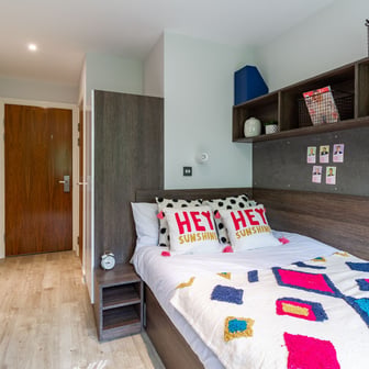 En Suite - Image 1